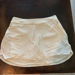 Outdoor Voiced The Exercise 3” Skort in White Size Small